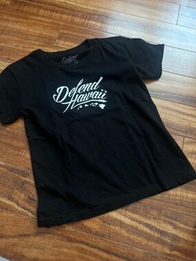 Defend Hawaii Kids Black Graphic Tee